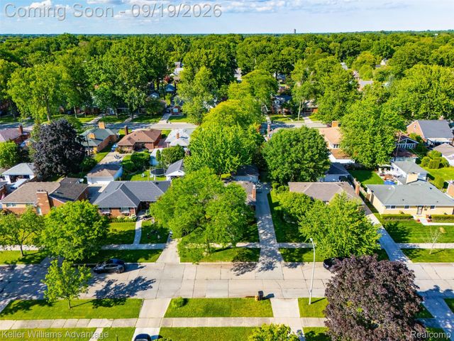 21407 Broadstone Street, Harper Woods, MI 48225