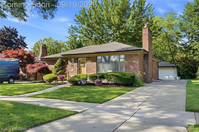 21407 Broadstone Street, Harper Woods, MI 48225