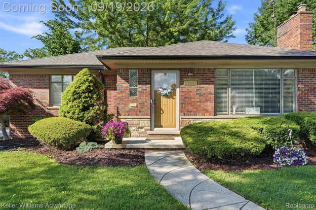 21407 Broadstone Street, Harper Woods, MI 48225