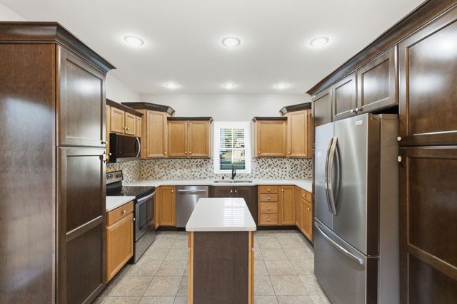 824 Stone Ridge Drive, Richmond, KY 40475