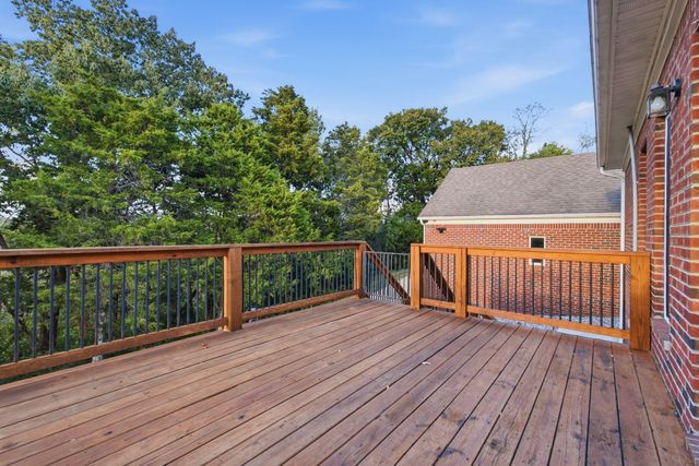 824 Stone Ridge Drive, Richmond, KY 40475