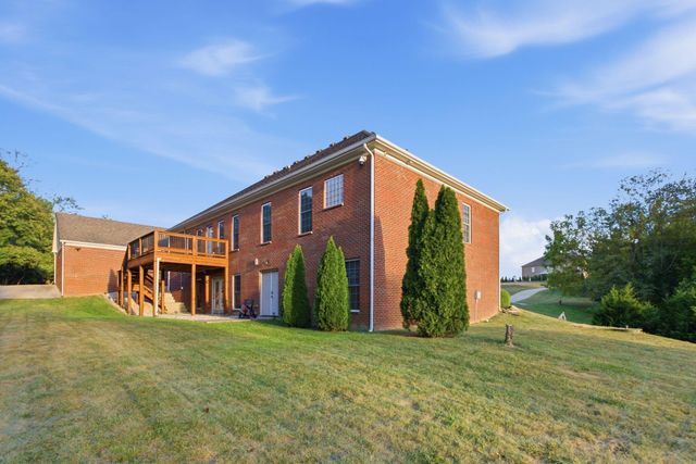 824 Stone Ridge Drive, Richmond, KY 40475