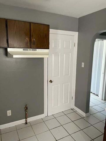 7021 Monroe Avenue, Hammond, IN 46324
