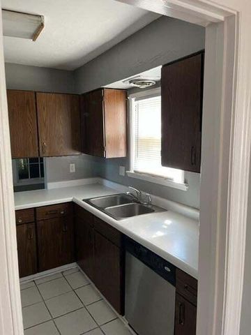 7021 Monroe Avenue, Hammond, IN 46324