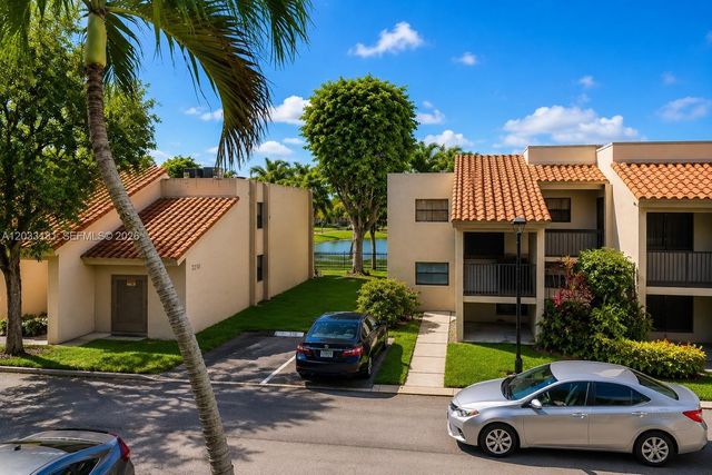 240 W Park Drive 2054, Miami, FL 33172