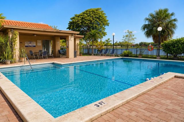 240 W Park Drive 2054, Miami, FL 33172