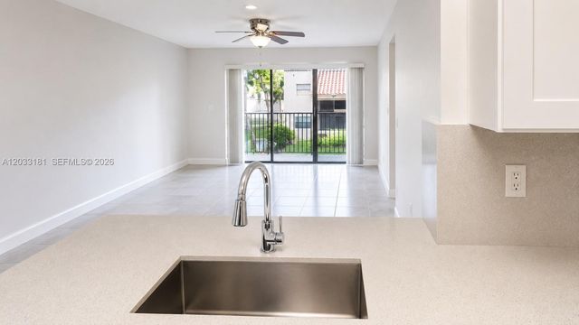 240 W Park Drive 2054, Miami, FL 33172