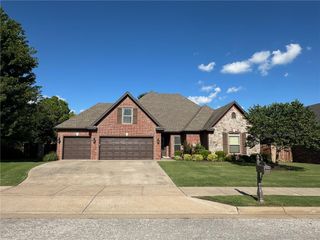 6403 S 46th Street, Rogers, AR 72758