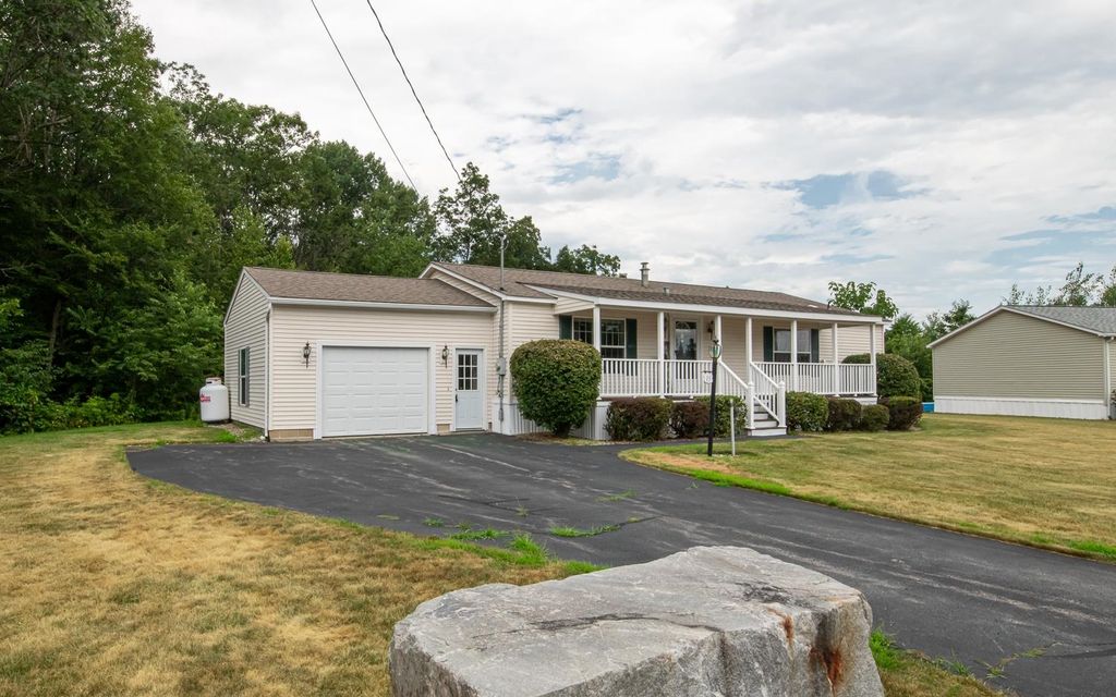 15 Stonegate Lane, Hampstead, NH 03841