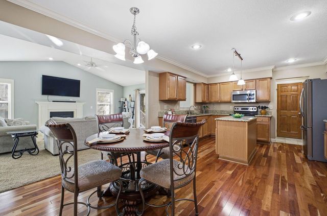 2216 Reeves Avenue, Lewis Center, OH 43035