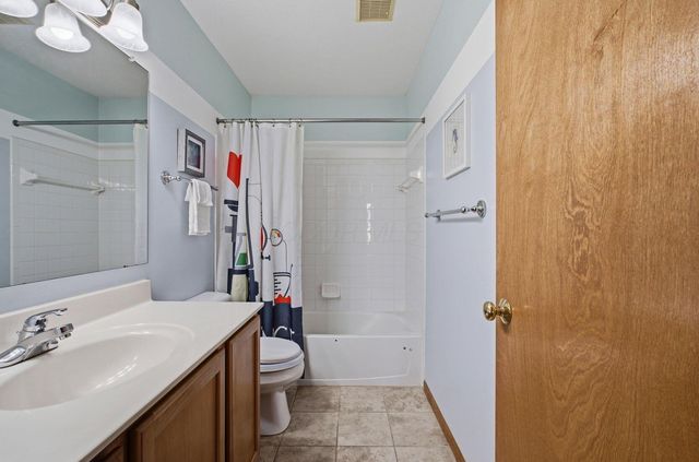 2216 Reeves Avenue, Lewis Center, OH 43035