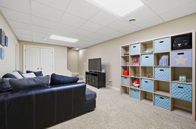 2216 Reeves Avenue, Lewis Center, OH 43035