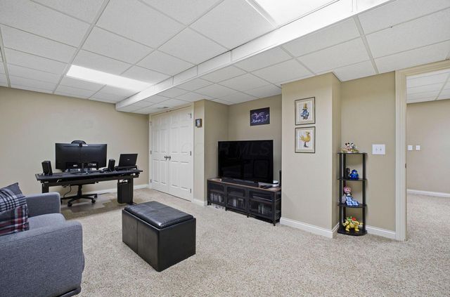 2216 Reeves Avenue, Lewis Center, OH 43035