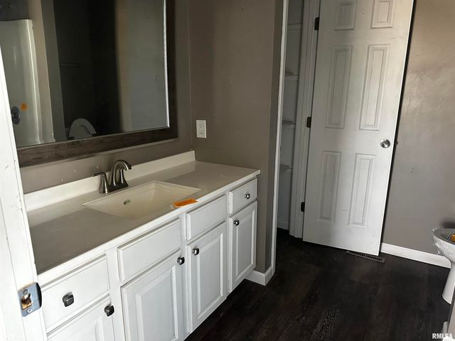 1102 Bailey Lane, Benton, IL 62812