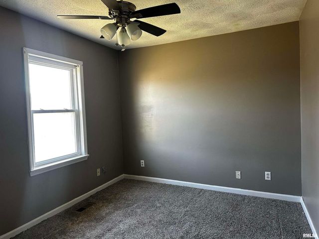 1102 Bailey Lane, Benton, IL 62812