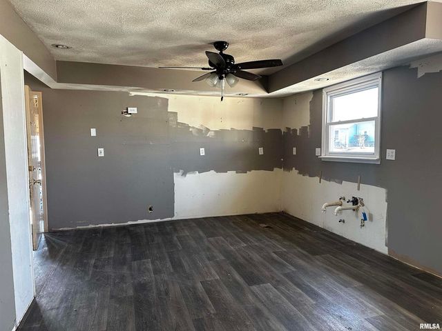 1102 Bailey Lane, Benton, IL 62812