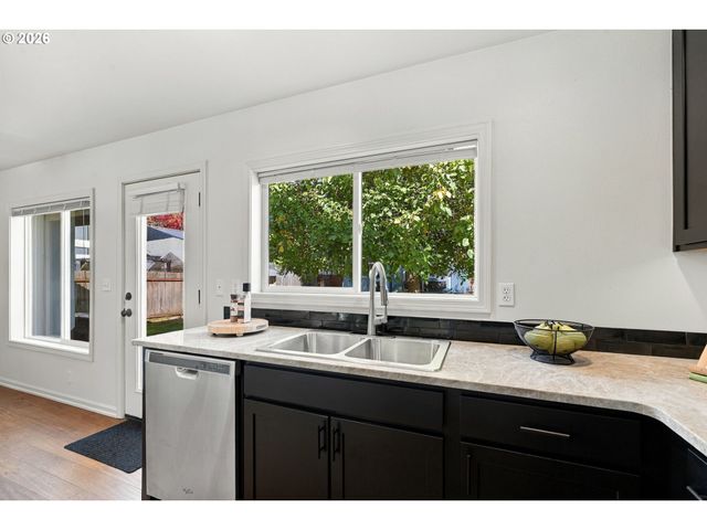 2617 MIMI St, Eugene, OR 97404