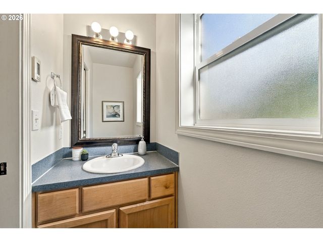 2617 MIMI St, Eugene, OR 97404