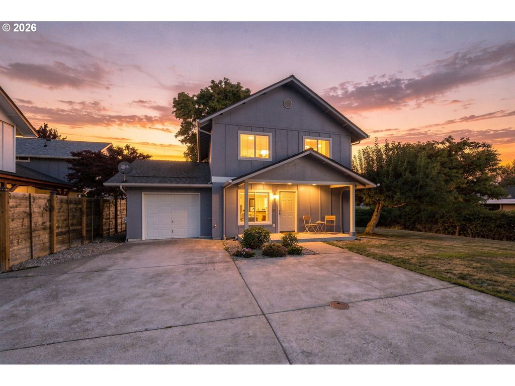 2617 MIMI St, Eugene, OR 97404