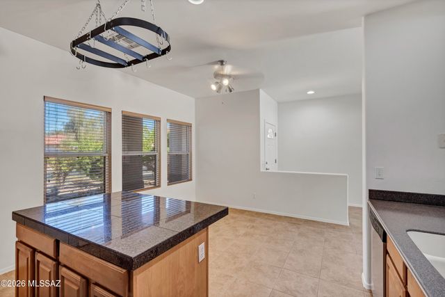 739 W Buffalo Grass Drive, Oro Valley, AZ 85755