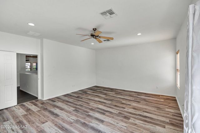 739 W Buffalo Grass Drive, Oro Valley, AZ 85755