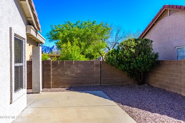 739 W Buffalo Grass Drive, Oro Valley, AZ 85755