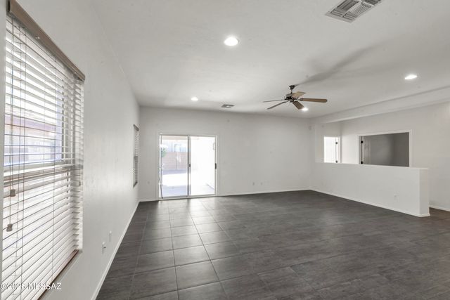 739 W Buffalo Grass Drive, Oro Valley, AZ 85755