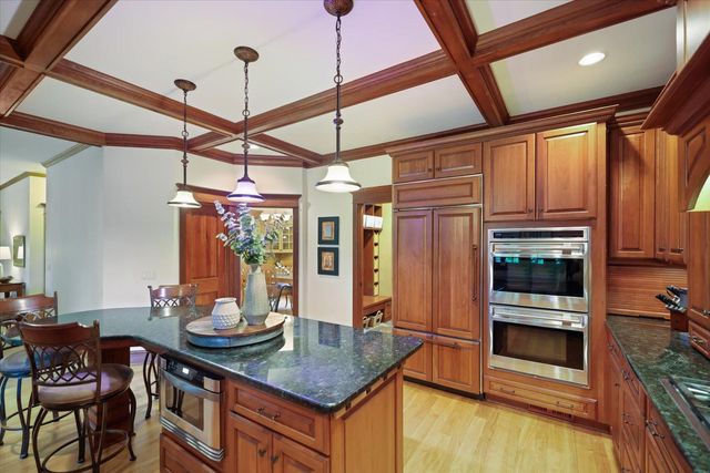 12093 Gantry Lane, Apple Valley, MN 55124