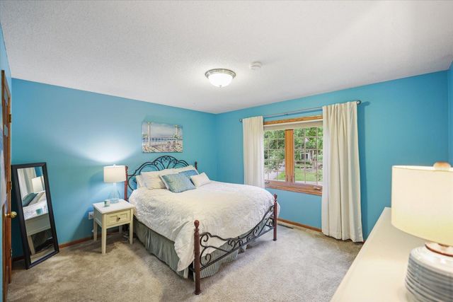 12093 Gantry Lane, Apple Valley, MN 55124