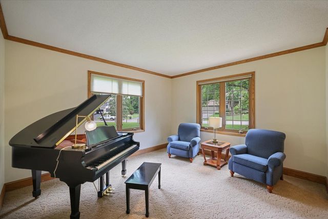 12093 Gantry Lane, Apple Valley, MN 55124