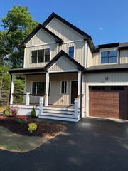86 High Street 1, Carver, MA 02330