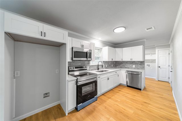 426 Little John Drive, Irving, TX 75061