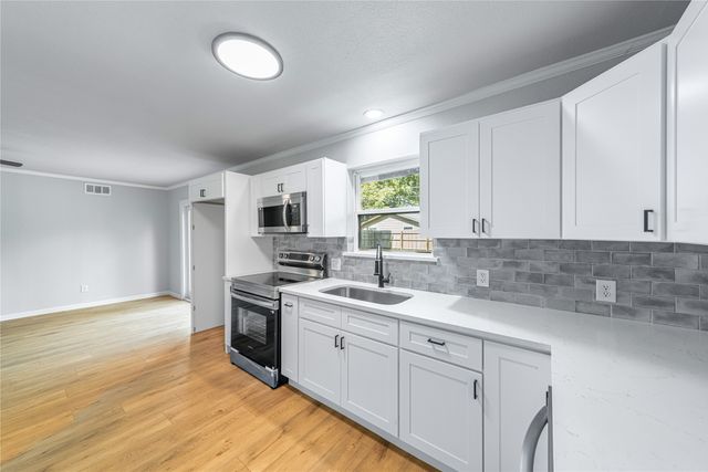 426 Little John Drive, Irving, TX 75061