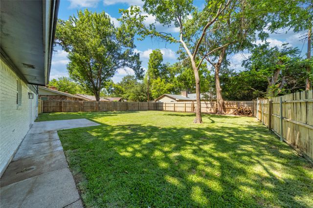 426 Little John Drive, Irving, TX 75061
