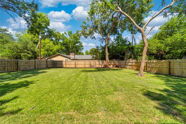 426 Little John Drive, Irving, TX 75061