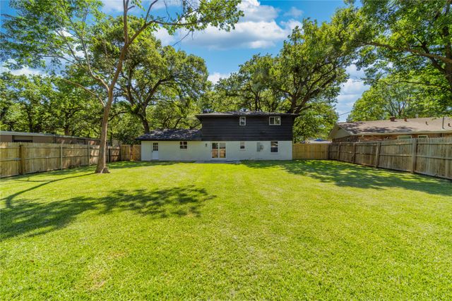 426 Little John Drive, Irving, TX 75061