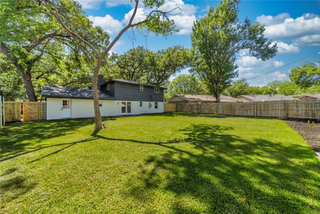 426 Little John Drive, Irving, TX 75061