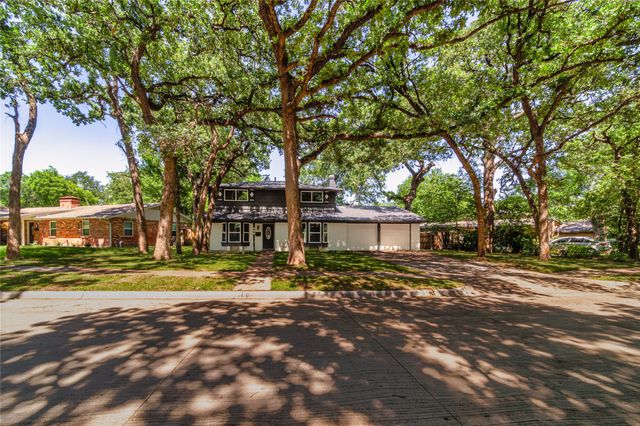 426 Little John Drive, Irving, TX 75061