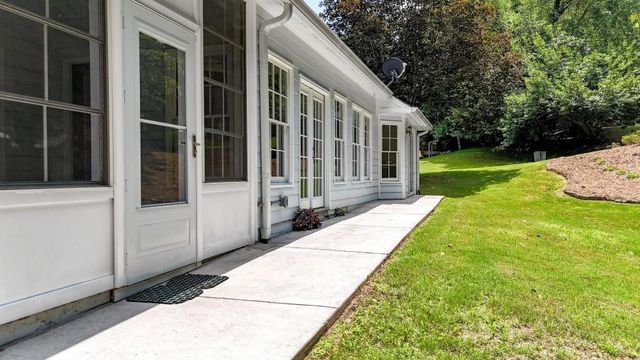 507 Huntgate Road, Woodstock, GA 30189