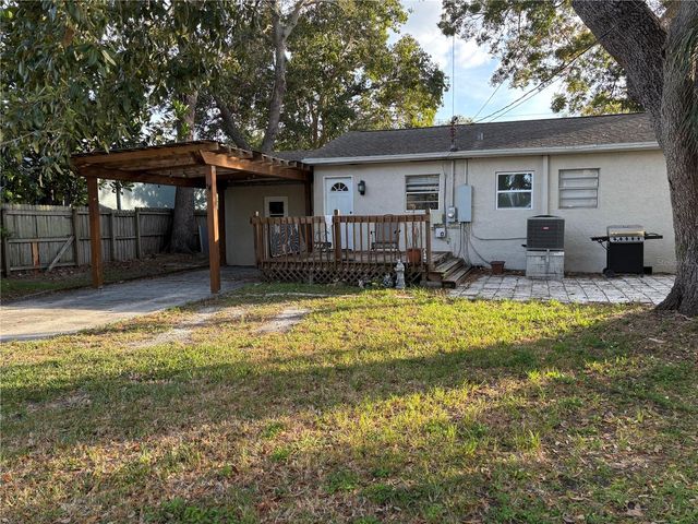 441 40TH AVENUE NE, St Petersburg, FL 33703