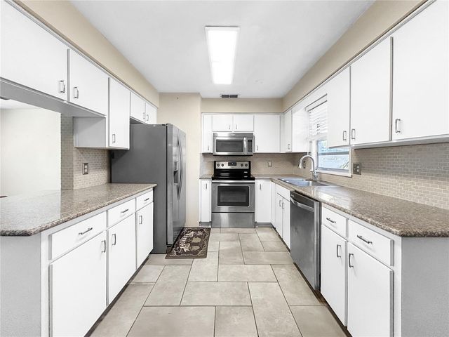 441 40TH AVENUE NE, St Petersburg, FL 33703