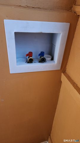 22 King Street 2, Hartford, CT 06114