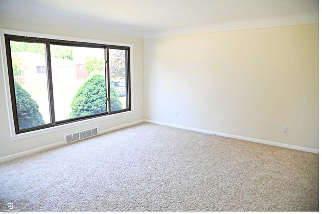 20618 Sunnyside Street, St Clair Shores, MI 48080