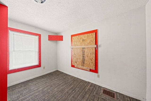 3302 Prospect Avenue, Kansas City, MO 64130