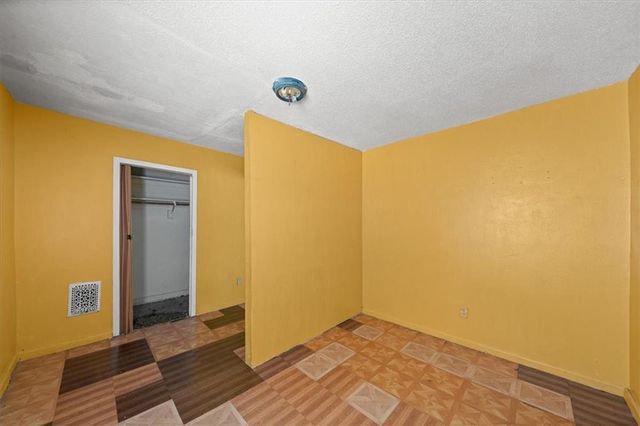3302 Prospect Avenue, Kansas City, MO 64130