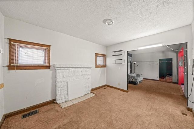 3302 Prospect Avenue, Kansas City, MO 64130