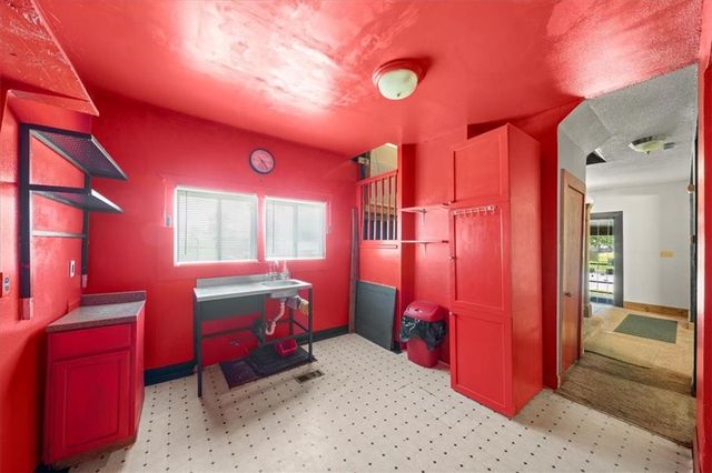 3302 Prospect Avenue, Kansas City, MO 64130