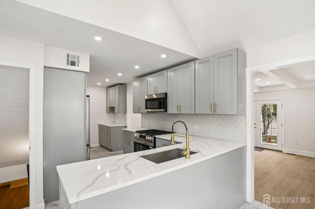 101 Ravine Drive, Matawan, NJ 07747