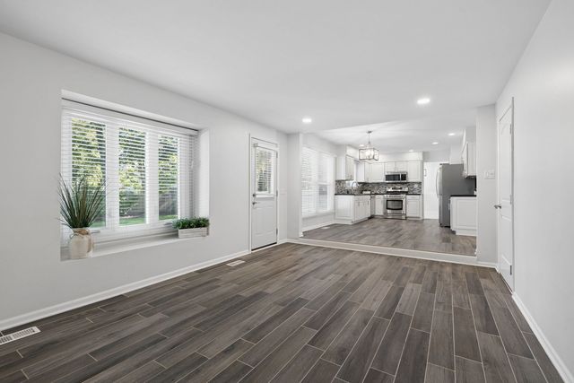 1249 STONEGATE Road, Naperville, IL 60540