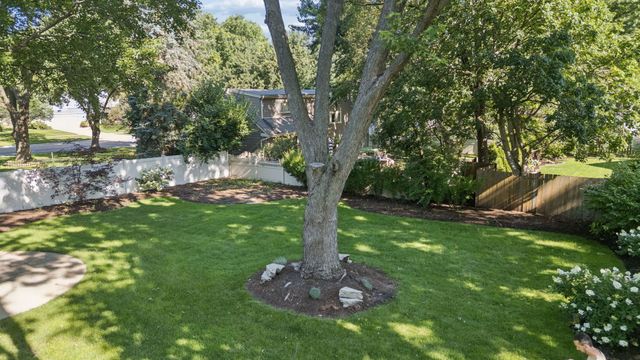 1249 STONEGATE Road, Naperville, IL 60540